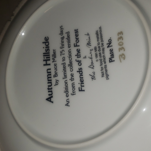 AUTUMN HILLSIDE COLLECTOR PLATE - Picture 5 of 5